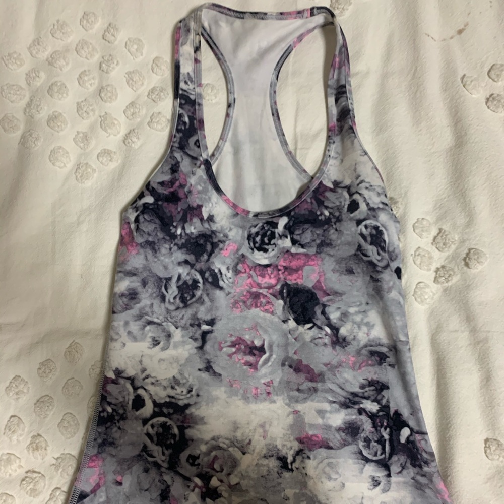 Lululemon tank top